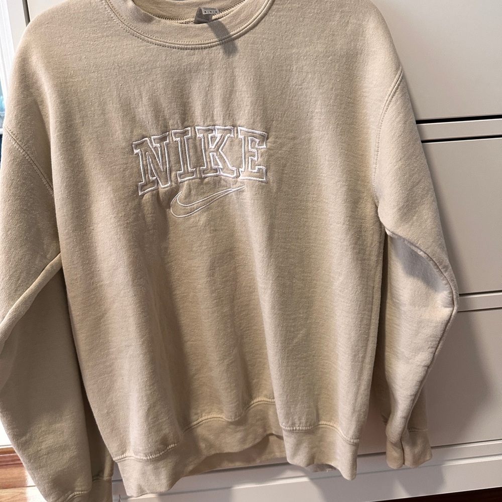 Nike Women's tan Nike sweater size M - Picture 7 of 8